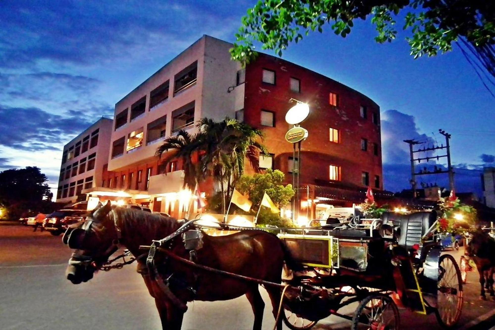 Pin Hotel Lampang Exterior foto